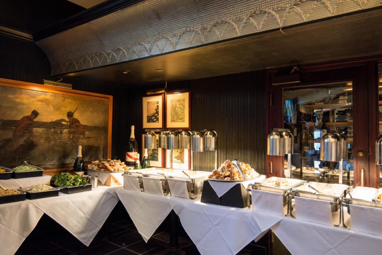 Weber'S Hotel & Restaurant Ann Arbor Bagian luar foto